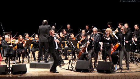 Enzo Iacchetti sinfonico in tournée in Puglia con “Chiedo scusa al Signor Gaber”
