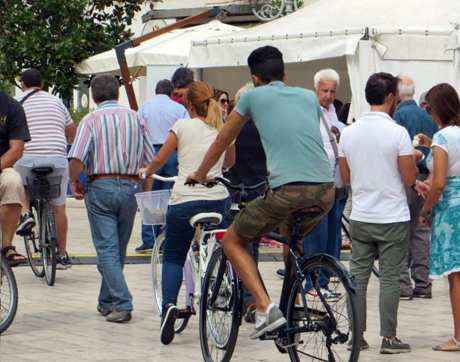 TARANTO. Legambiente: “Rastrelliere per le bici, preferenza al trasporto pubblico, tolleranza zero per chi occupa strisce pedonali e scivoli per disabili”