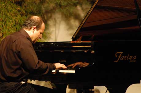 MOLA DI BARI. AgìmusFestival 2017. ROMANTICI DIVERSI. Da Chopin a Piazzolla alla musica per film. Piero Rotolo, pianoforte, e il Talos Quintet