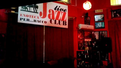 TARANTO. Oggi, mercoledì 13 settembre, si inaugura la stagione concertistica live 2017/2018 dell’enoteca PER…BACCO per il JAZZ CLUB, di via Umbria 14 che si protrarrà fino a maggio ’18