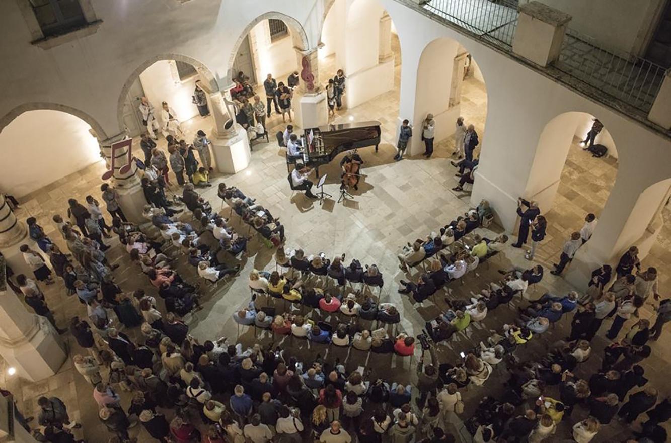 Martina Franca. PIANO LAB «Suona con noi»