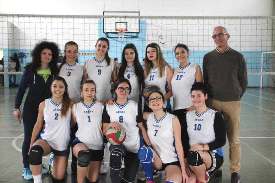 Manduria TRIONFO SUL CAMPO DI PALLAVOLO PER GLI ATLETI DEL LICEO “DE SANCTIS GALILEI”