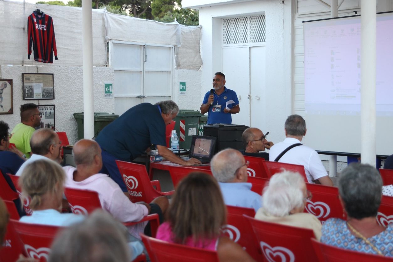 TARANTO. Successo per la mostra “95 anni di Storia del Taranto Calcio”, al Lido Arenile