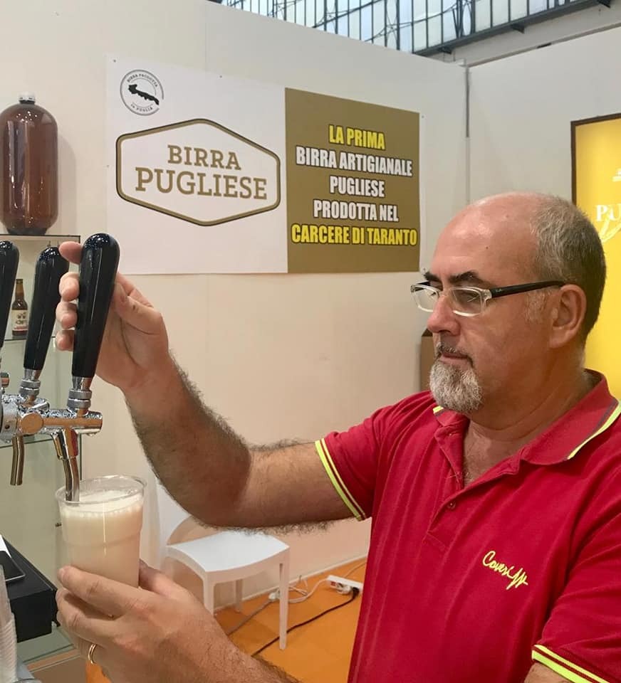 TARANTO. Si chiama “Birra Pugliese” ed è la birra del riscatto sociale e del reinserimento delle persone carcerate nel mondo produttivo